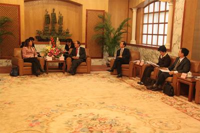 马世云(Fiona Ma)副议长率领加州农业发展部以及农业专家代表团走访中国